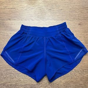 LULULEMON Hotty Hot Lined Short 4” SIZE 6